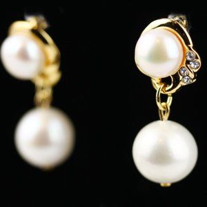 natural freshwater pearl gold earrings eaclips